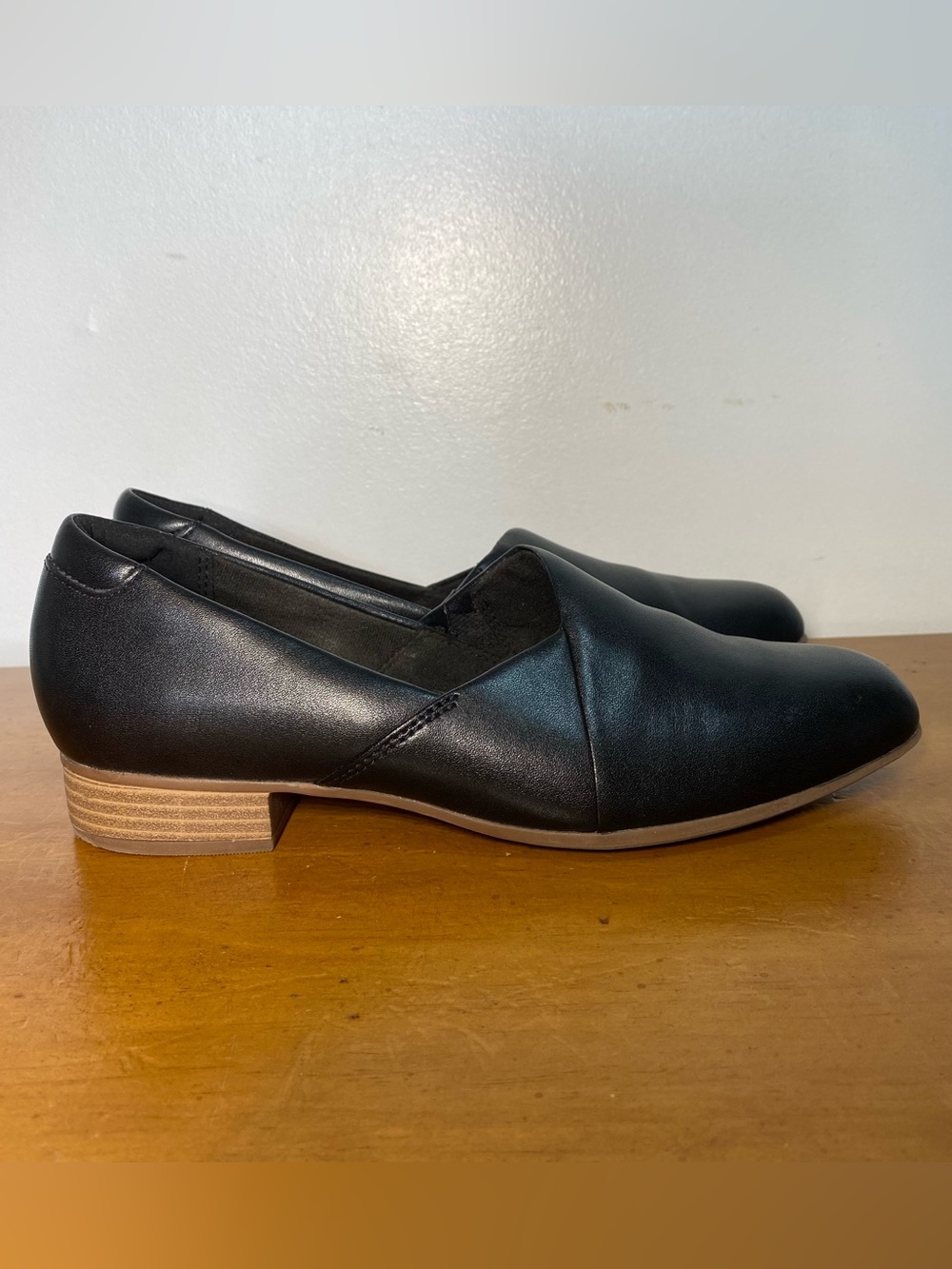 Clarks Women’s Size 7 Juliet Palm Black Leather Slip On Shoes Comfortable Office